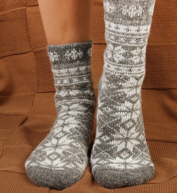 Женские шерстяные носки "Снежинка"