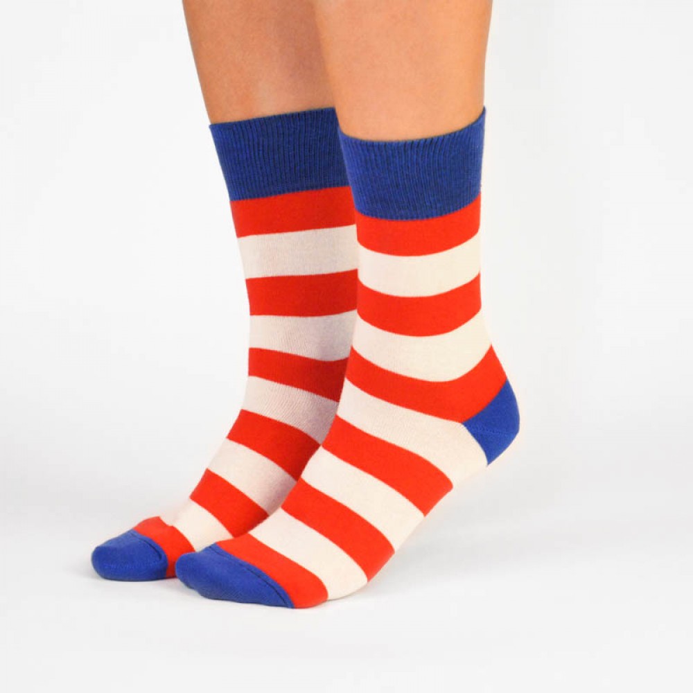 Десять носок. Полосатые носки. Яркие носки. Носки в полосочку. Носки полосатые красно белые.